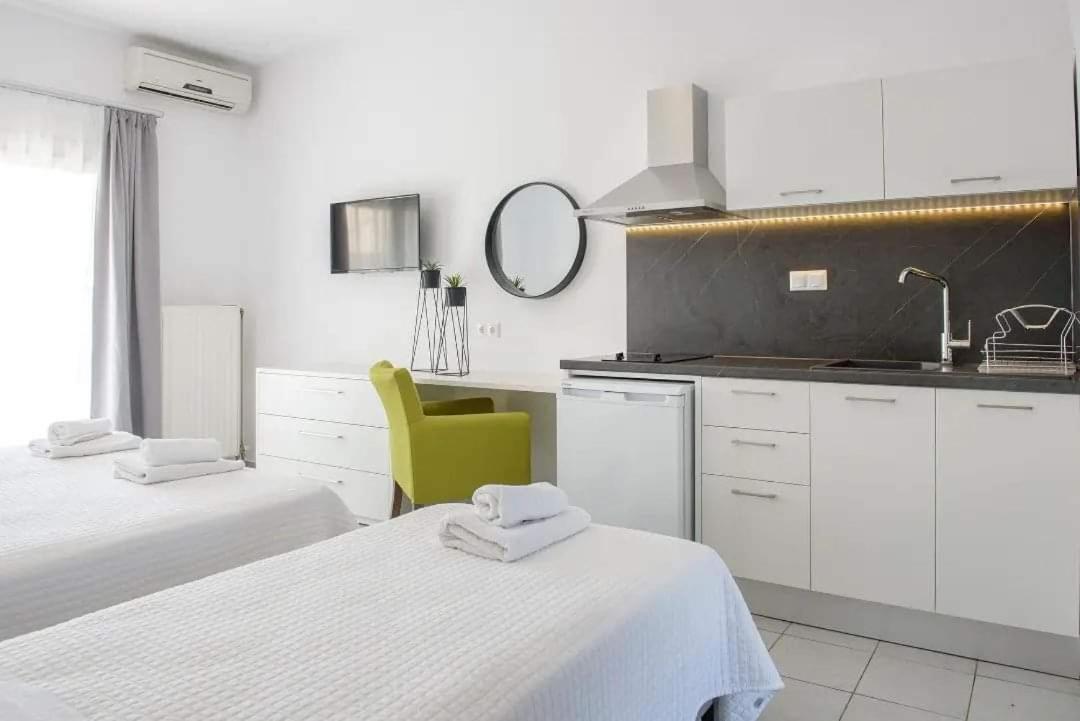 Hotel Papanikolaou อิเอริสโซส ภายนอก รูปภาพ