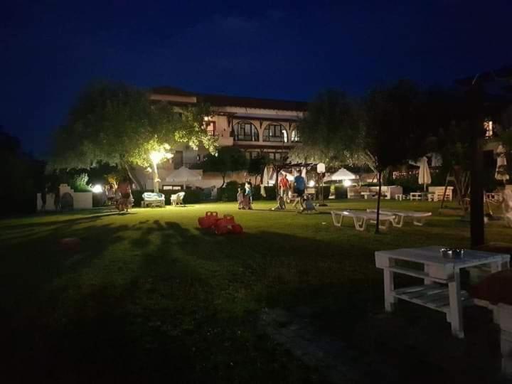 Hotel Papanikolaou อิเอริสโซส ภายนอก รูปภาพ