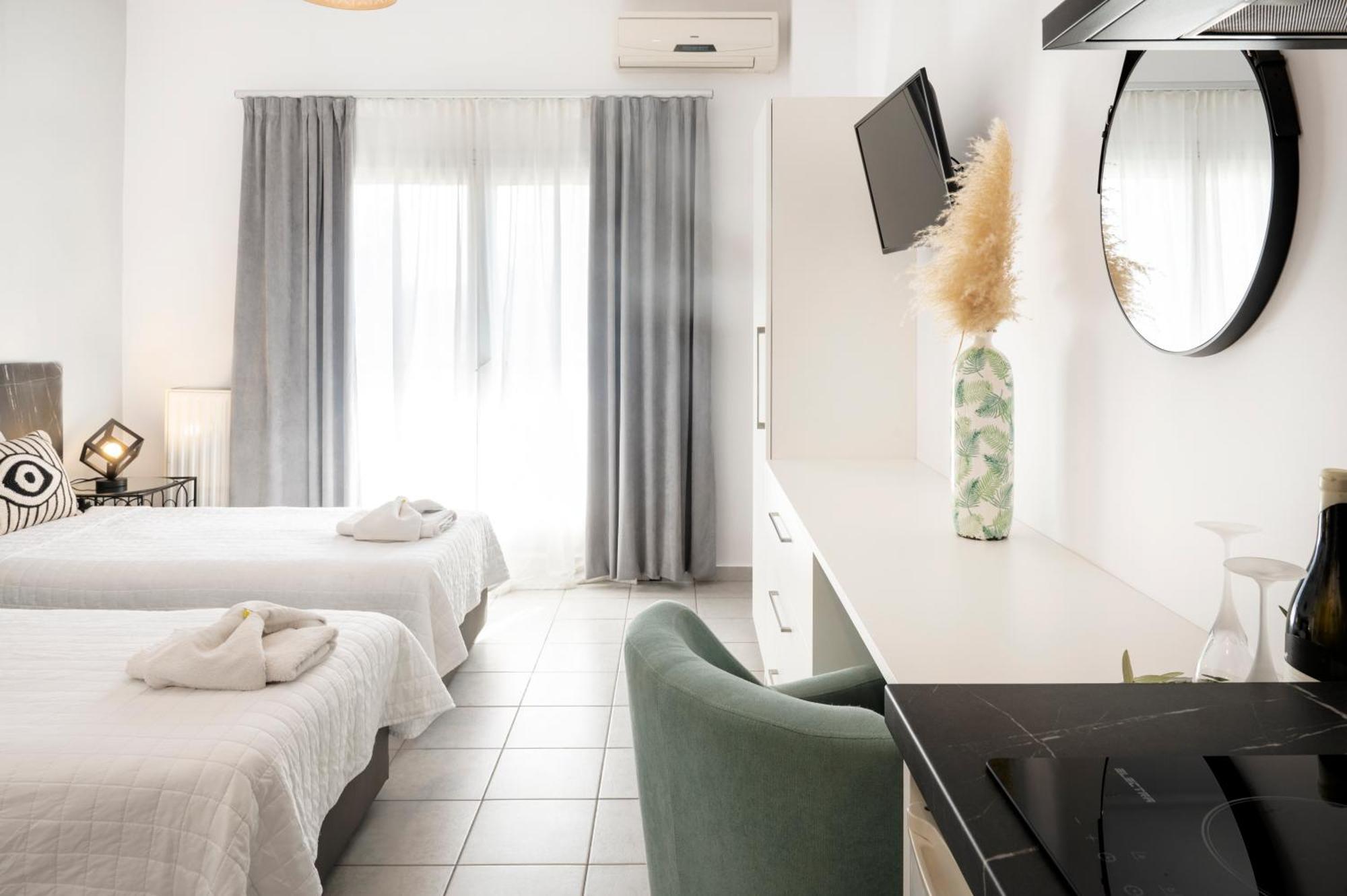 Hotel Papanikolaou อิเอริสโซส ภายนอก รูปภาพ