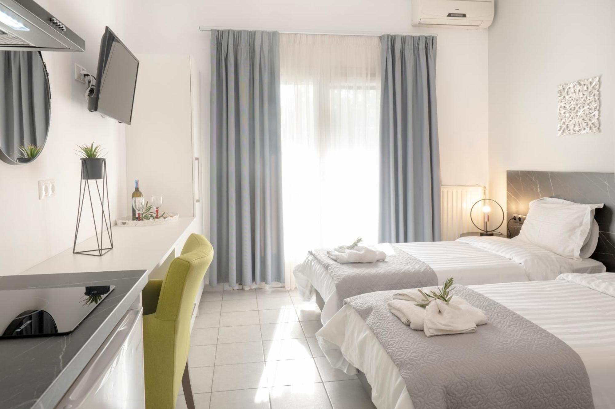 Hotel Papanikolaou อิเอริสโซส ภายนอก รูปภาพ